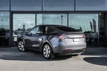 Tesla Model Y 2023 photo 4