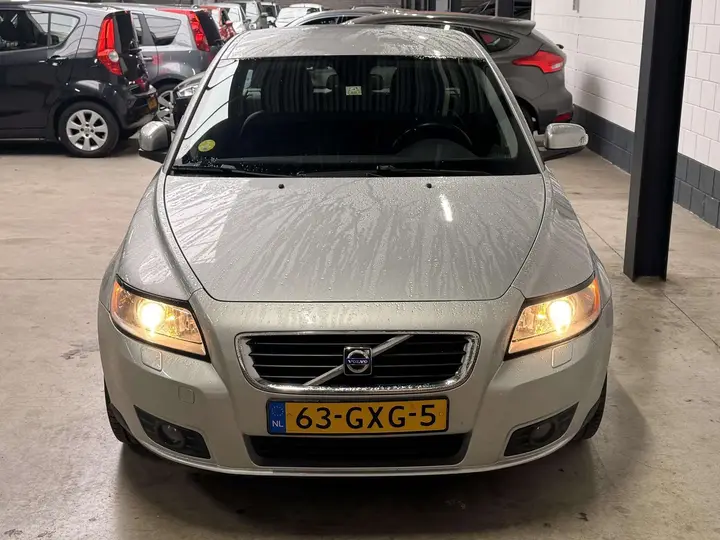 Volvo V50 2008 photo 2