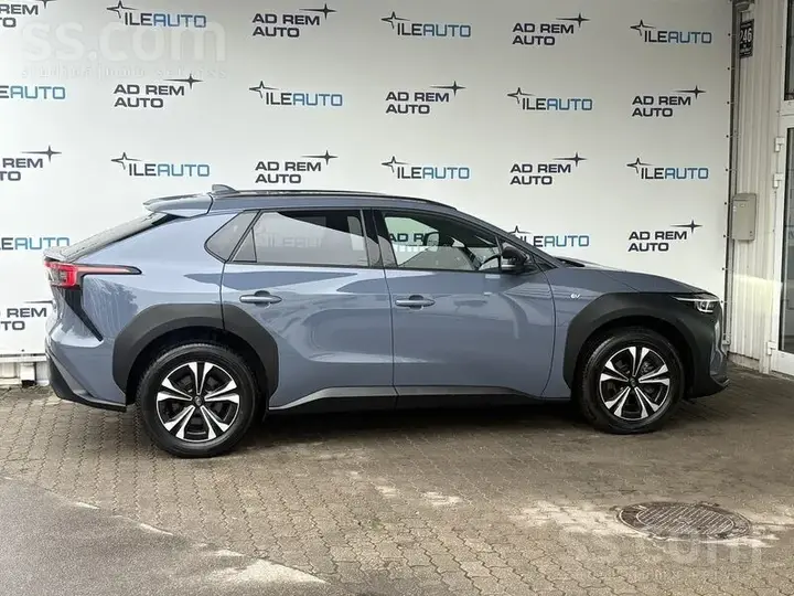Subaru Solterra 2023 photo 5