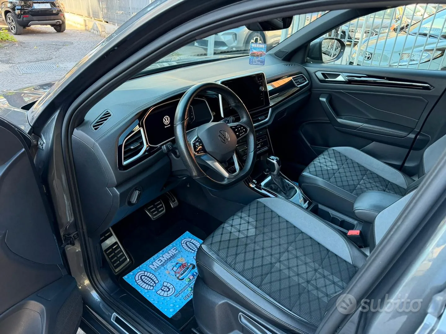 Volkswagen T-Roc 2023 photo 3