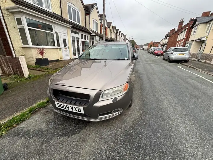 Volvo V70 2009 photo 3
