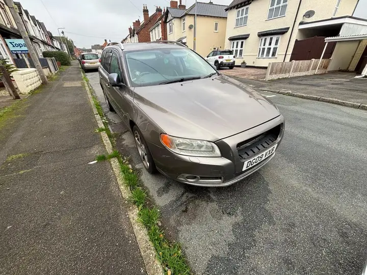 Volvo V70 2009 photo 4