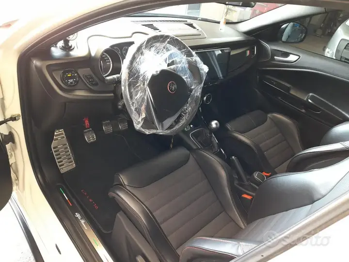 Alfa Romeo Giulietta 2012 photo 4