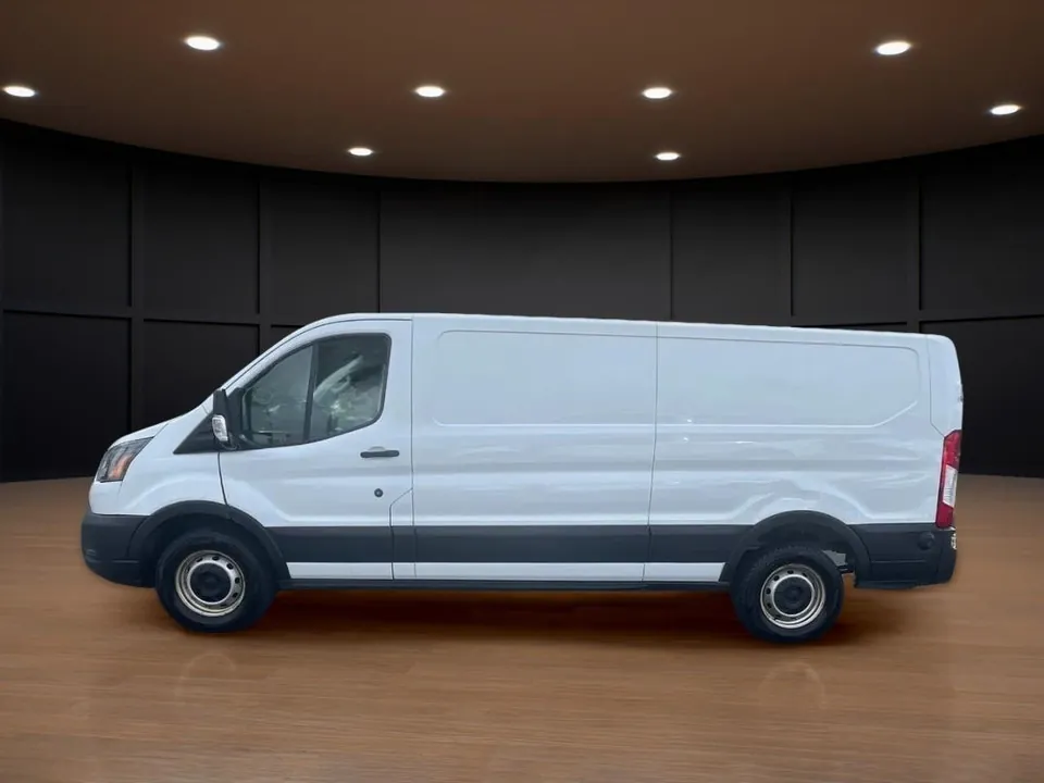 Ford Transit 2024 photo 2