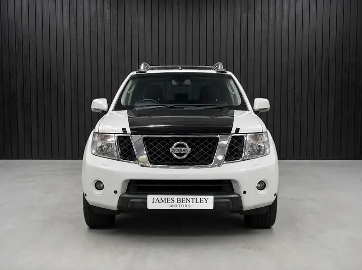 Nissan Navara 2013 photo 2