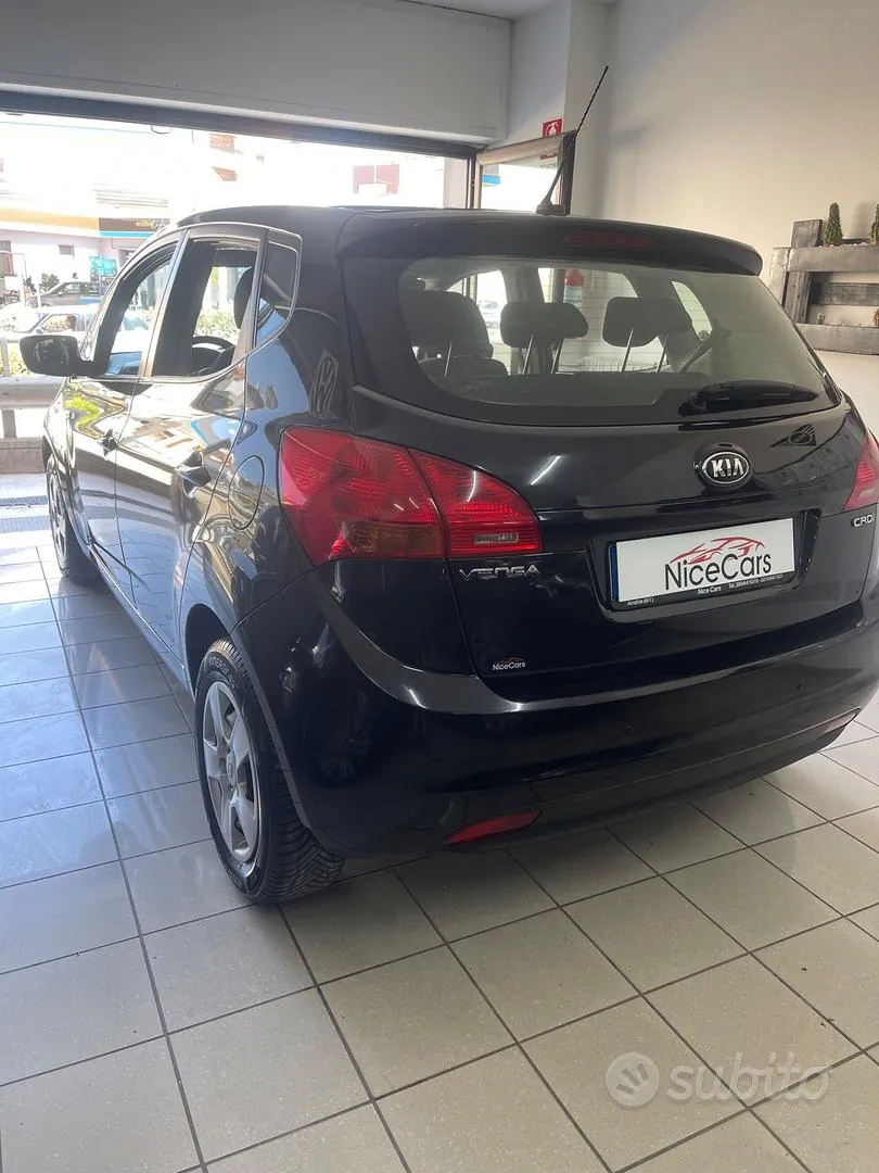 Kia Venga 2015 photo 5