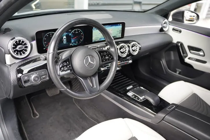Mercedes-Benz A-Class 2018 photo 3