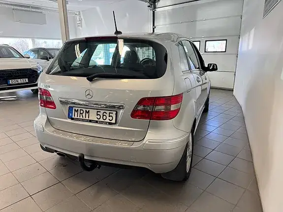 Mercedes-Benz B 180 2011 photo 4