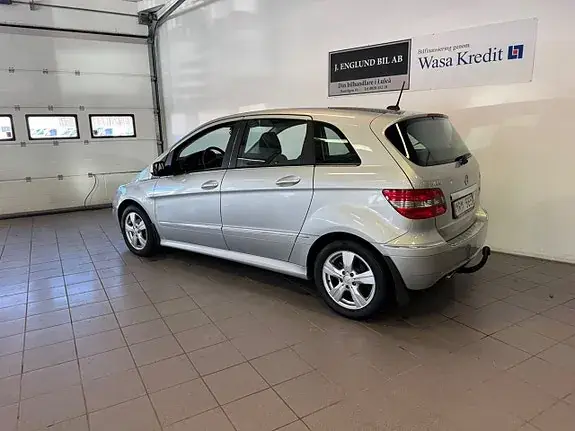 Mercedes-Benz B 180 2011 photo 3