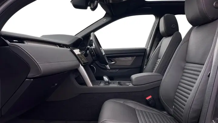 Land Rover Discovery Sport 2026 photo 3
