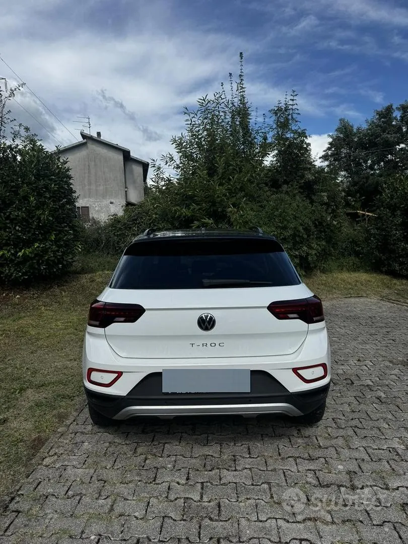 Volkswagen T-Roc 2023 photo 2