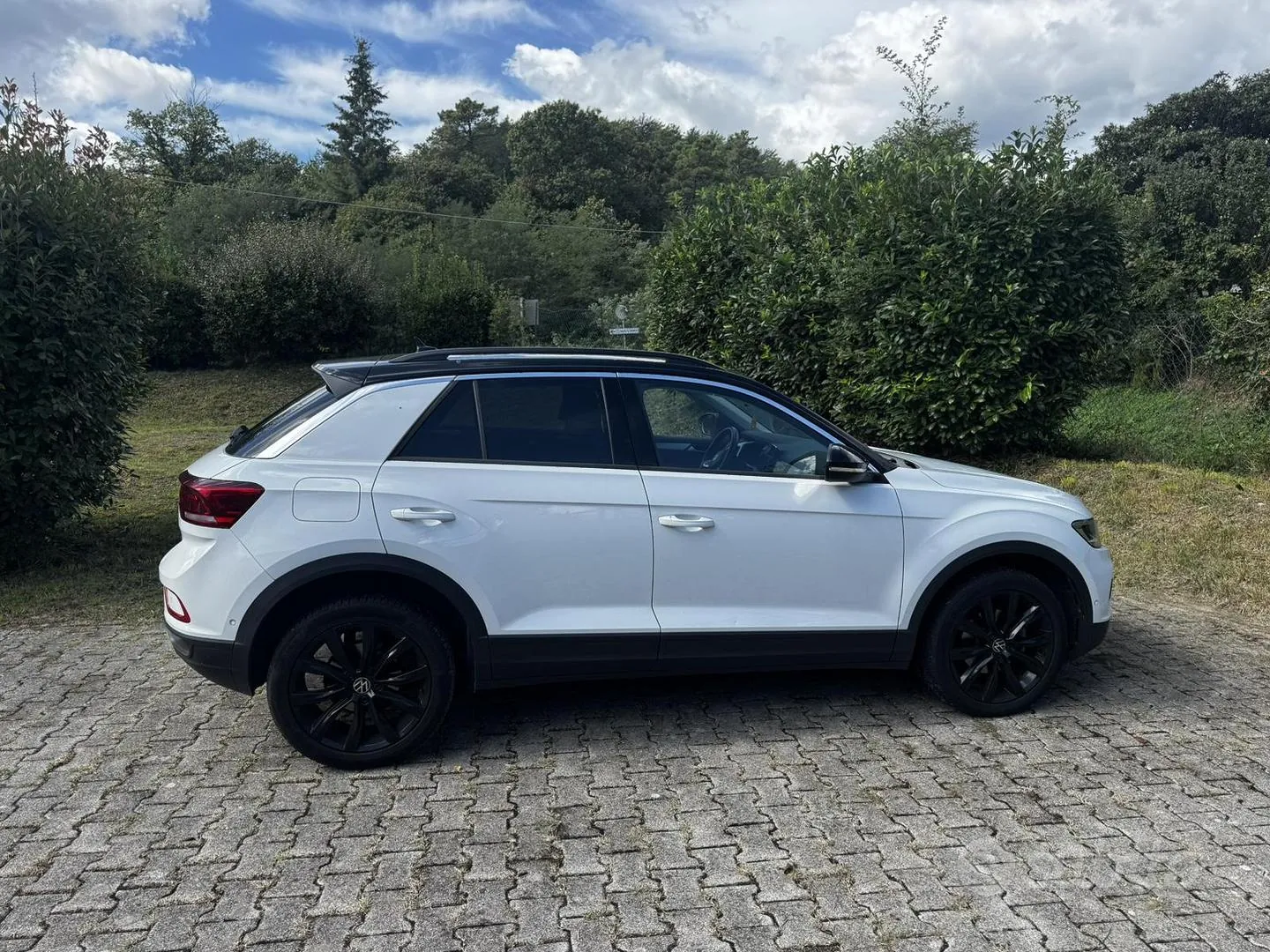 Volkswagen T-Roc 2023 photo 3