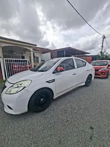 Nissan Almera