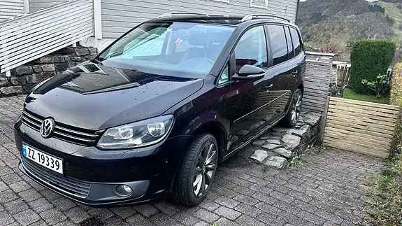 Volkswagen Touran 2014 photo 2