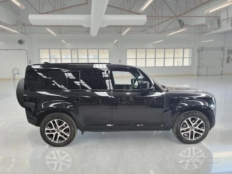 Land Rover Defender 2023 photo 3