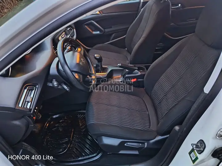 Peugeot 308 2014 photo 3