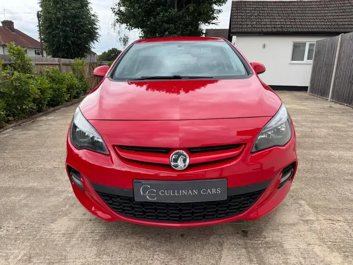 Vauxhall Astra 2014 photo 3