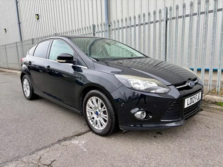 Ford Focus 2012 photo 2