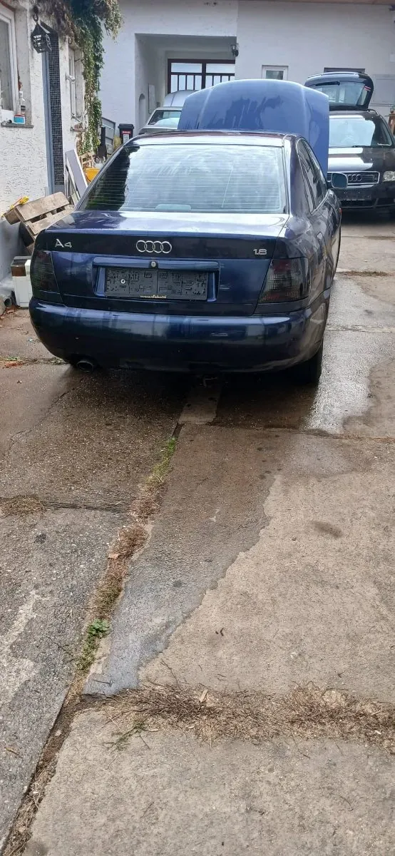 Audi A4 1996 photo 2
