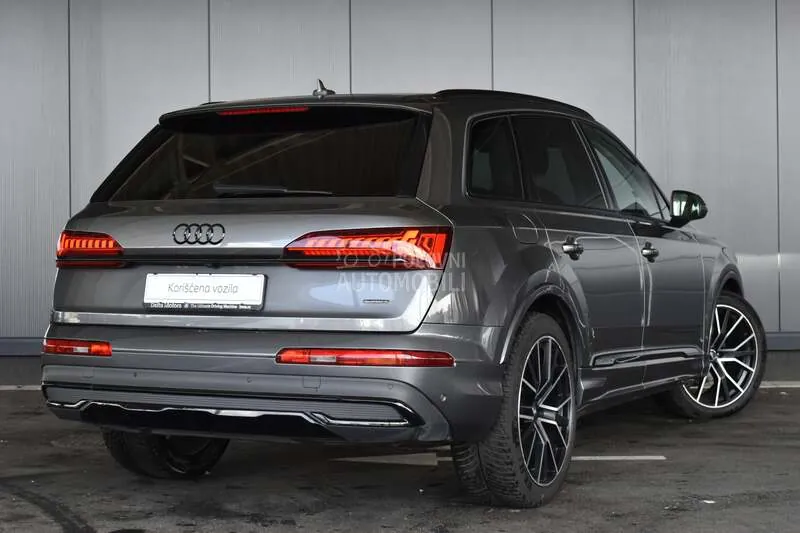 Audi Q7 2019 photo 2