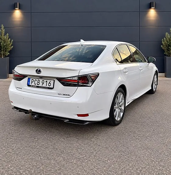 Lexus Gs300H 2017 photo 3