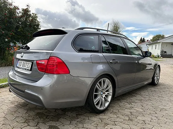 BMW 325D 2009 photo 3