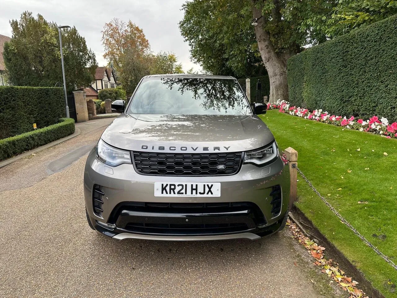 Land Rover Discovery 2021 photo 2