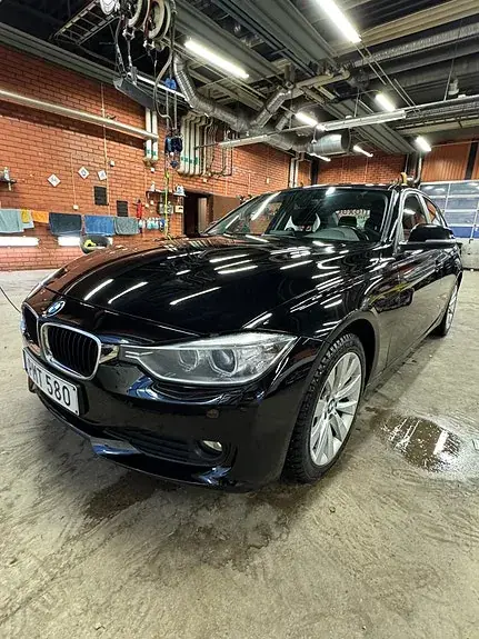 BMW 320D 2013 photo 2
