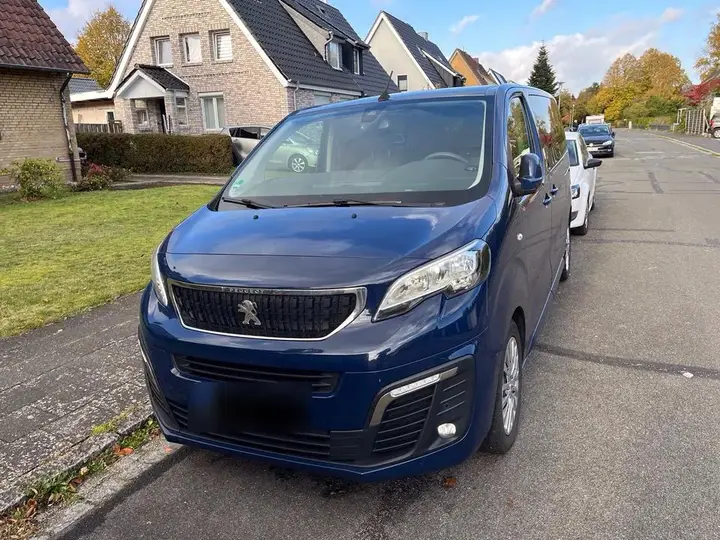 Peugeot Traveller