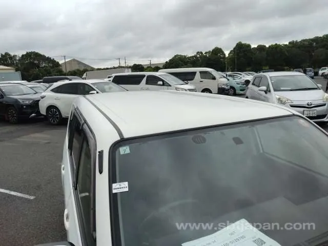 Toyota Succeed 2019 photo 5