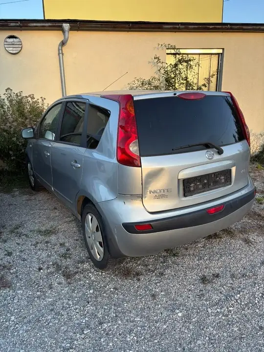 Nissan Note 2007 photo 2