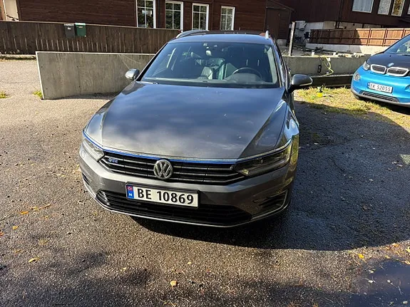 Volkswagen Passat 2017 photo 2