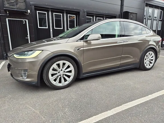 Tesla Model X 2016 photo 5