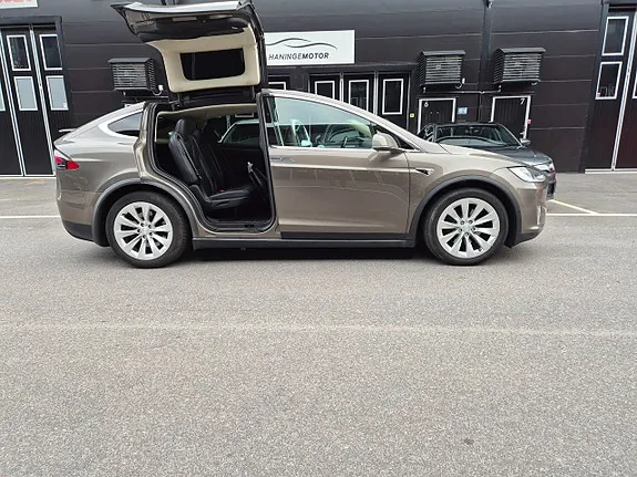 Tesla Model X 2016 photo 2