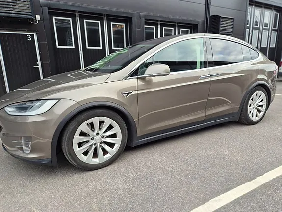 Tesla Model X 2016 photo 4