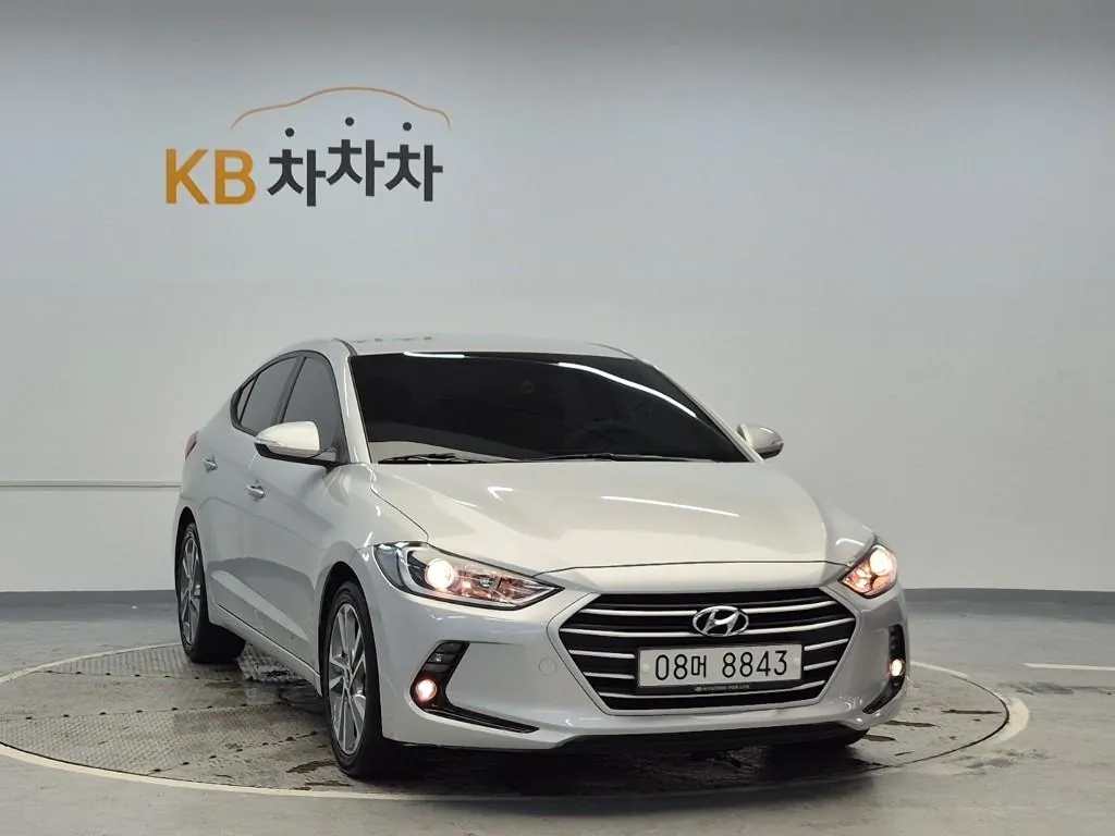 Hyundai Avante 2018 photo 4