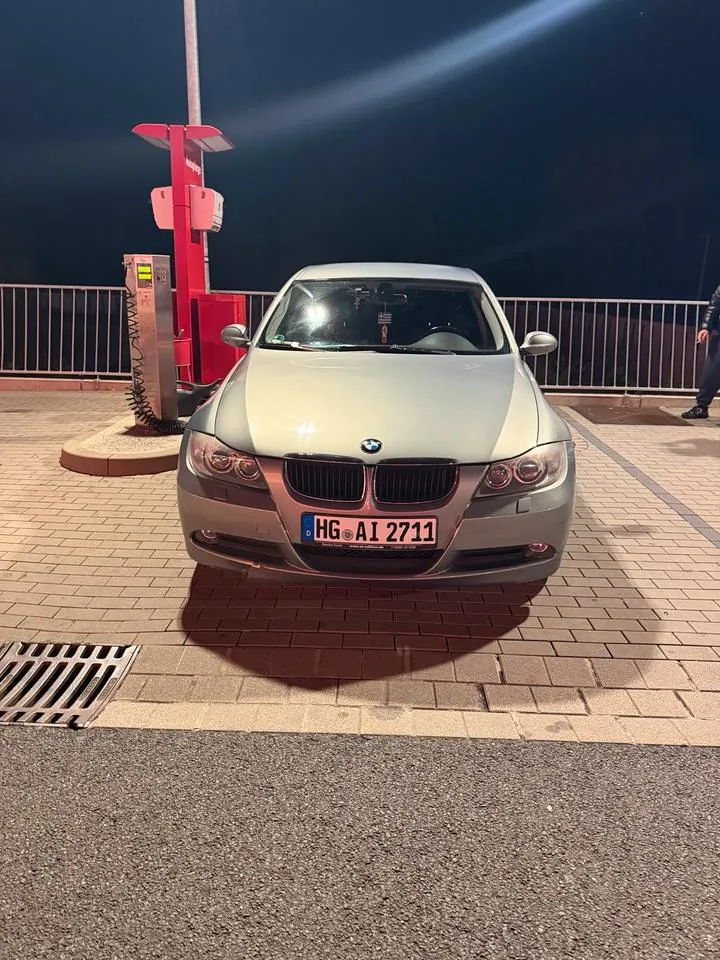 BMW 318I