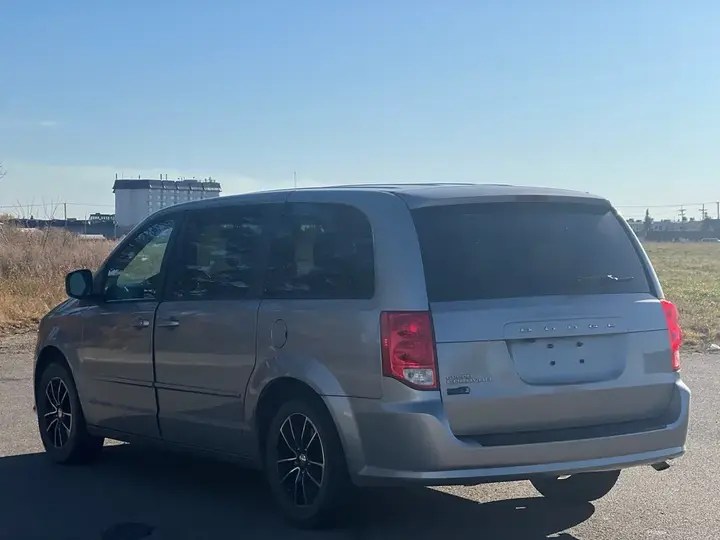 Dodge Grand Caravan 2017 photo 4