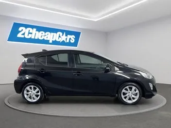 Toyota Aqua 2015 photo 5