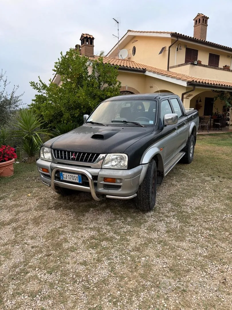Mitsubishi L200 2000 photo 2