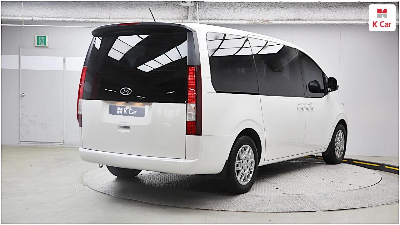 Hyundai Staria 2022 photo 4