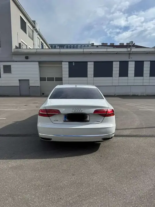 Audi A8 2016 photo 3