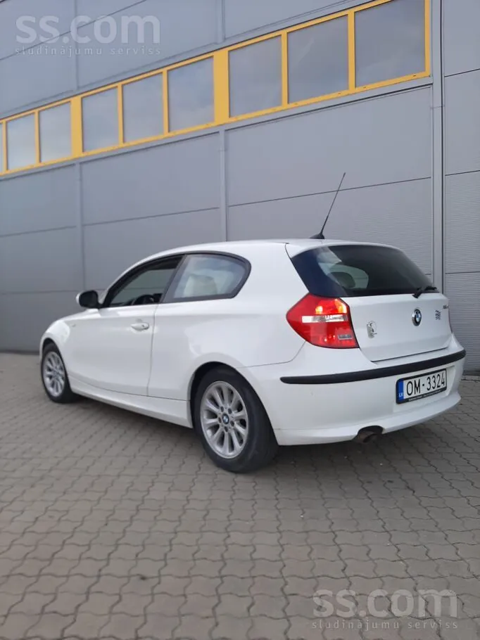 BMW 1 Series 2010 photo 5