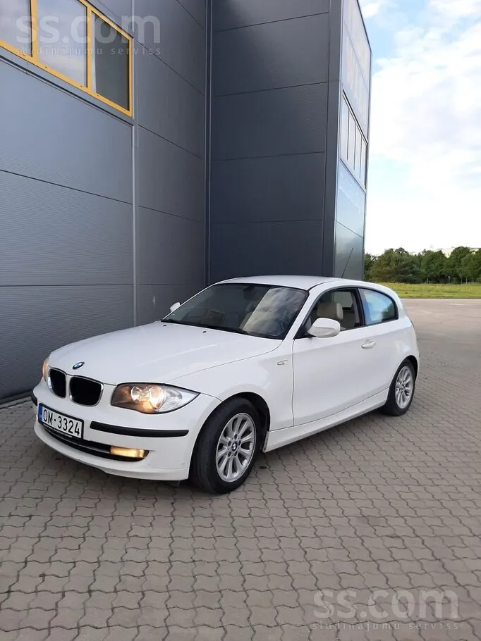 BMW 1 Series 2010 photo 3