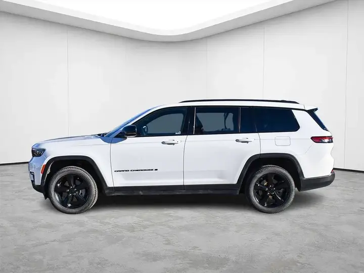Jeep Grand Cherokee L 2024 photo 5