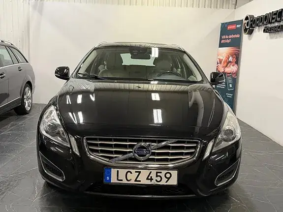 Volvo V60 2011 photo 2