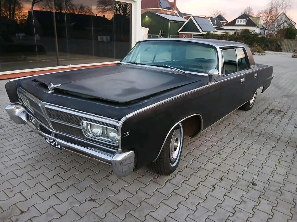 Chrysler Imperial Crown