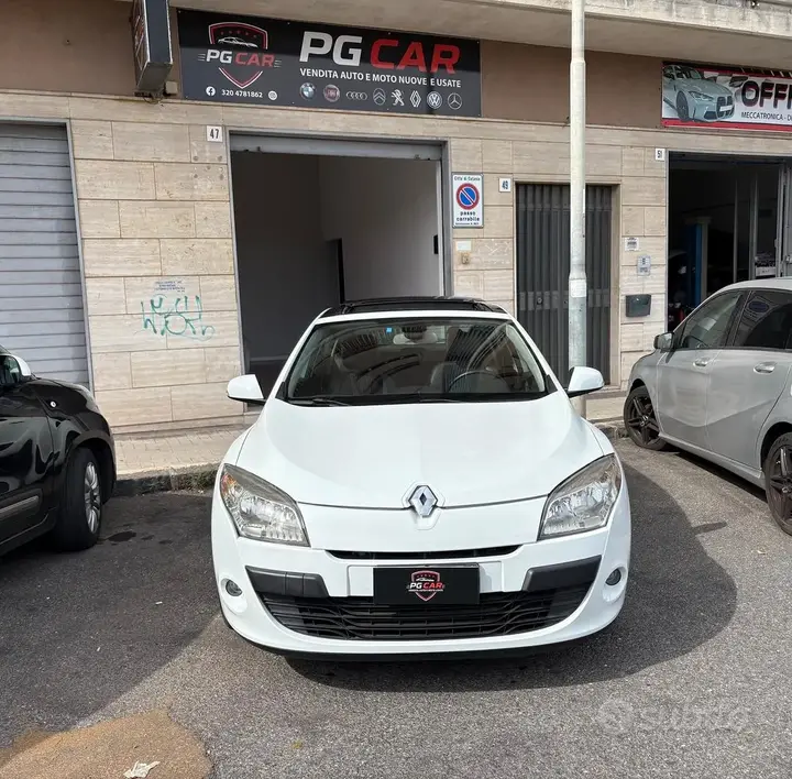 Renault Megane 2009 photo 2