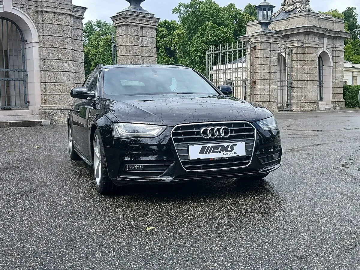 Audi A4 2012 photo 2