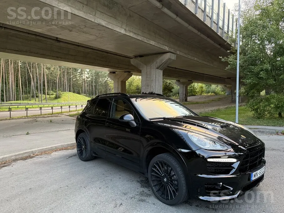 Porsche Cayenne 2011 photo 2